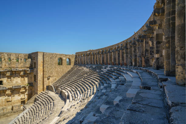 top passageway in the theatre of aspendos the roman stone amphitheater belkis, turkey - aspendos construction architecture outdoors zdjęcia i obrazy z banku zdjęć