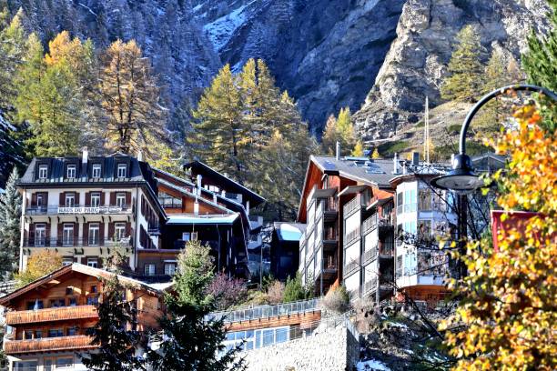 Zermatt is a small town in the Swiss Alps, known for its stunning natural scenery and as the base for the iconic Matterhorn peak. This town is a popular destination for tourists, attracting both skiing enthusiasts and mountaineers.
