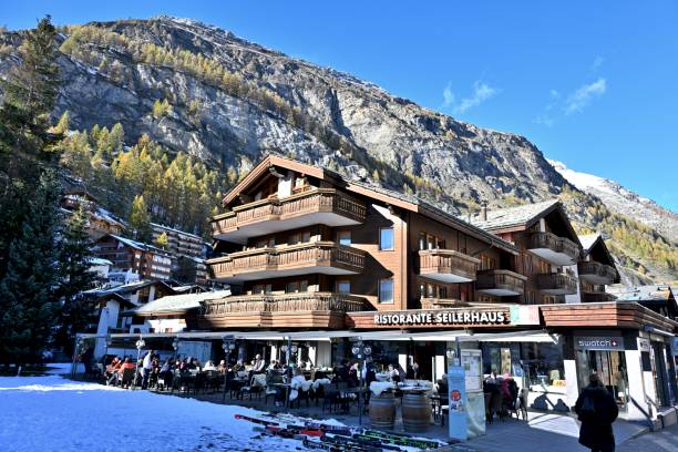 Zermatt is a small town in the Swiss Alps, known for its stunning natural scenery and as the base for the iconic Matterhorn peak. This town is a popular destination for tourists, attracting both skiing enthusiasts and mountaineers.