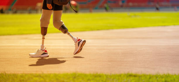 istock Asian para-athlete runner prosthetic leg 1986866032
