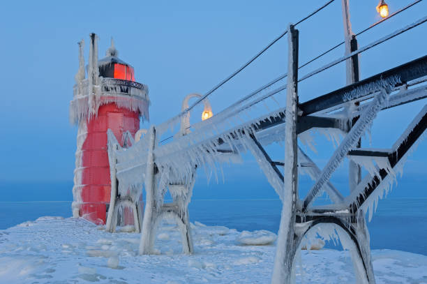istock Winter, Iced South Haven Lighthouse Lake Michigan 1987739528