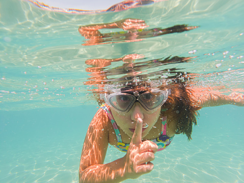 Little Girl in The Sea, Hush Sign