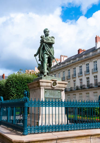 statue of pierre cambronne, general of the french empire, nantes, loire-atlantique, france - cambronne zdjęcia i obrazy z banku zdjęć