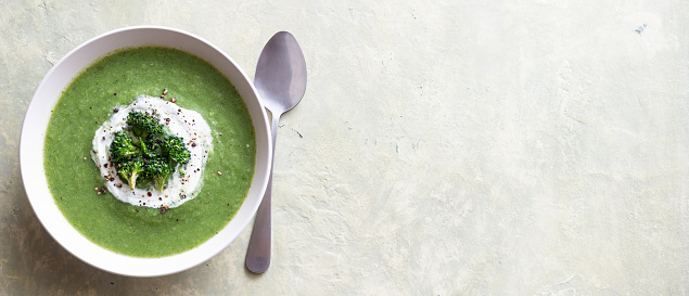 Green broccoli and spinach soup. Healthy eating. Vegetarian food