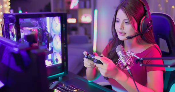 istock cybersport gamer live streaming 1992544795