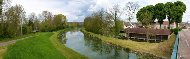 tanlay, yonne, nad canal-du-bourgogne, panorama - côte d'or zdjęcia i obrazy z banku zdjęć