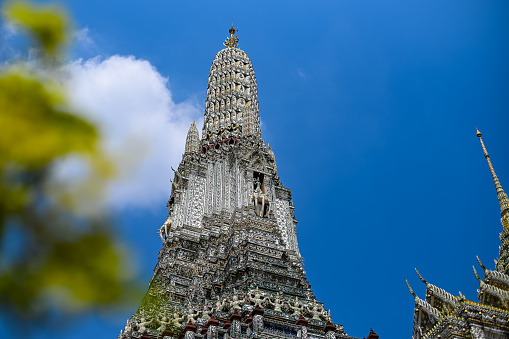 Wat Arun is an important tourist attraction and is also a symbol of Bangkok that tourists from all over the world know. and want to come visit.