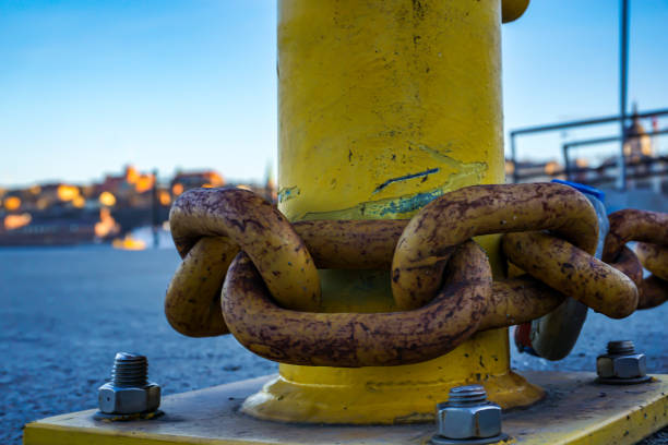 Shackles representing strength, endurance and reilience at sea.  These representations come from ancient shipping villages at Cinque Terre, Santa Margherita Ligure and Portofino, villages that stillmaintain ancient traditions through fishermen