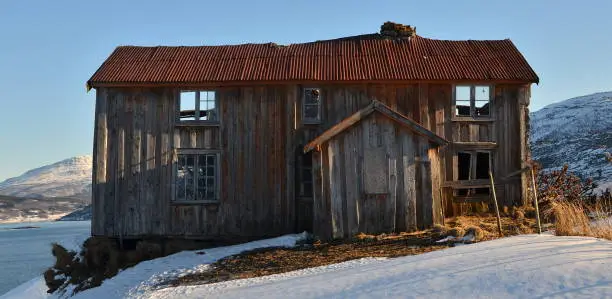 An old woodenhouse beyond rescue