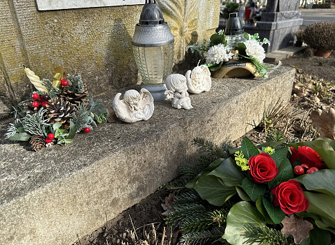 Wraith and lantern on the tombstone