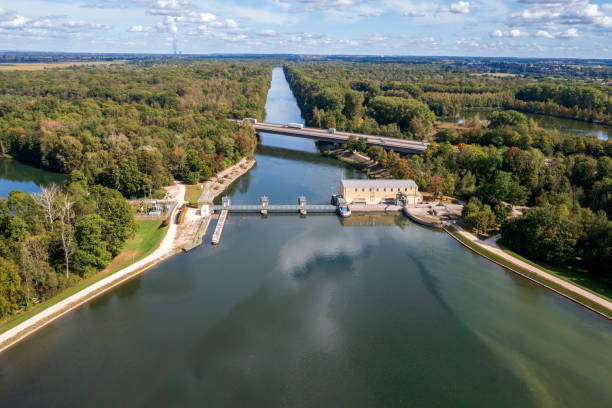 istock Lake and hydroelectric power plant 1995416904