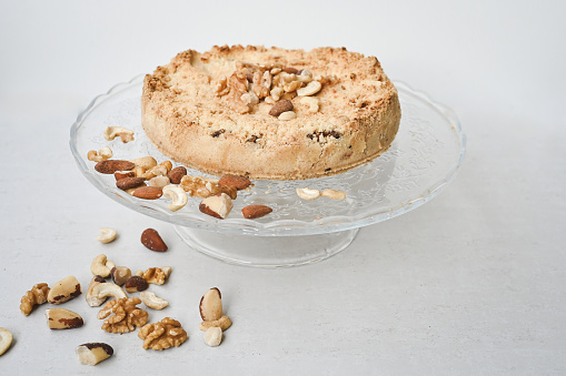 Cheesecake with walnuts.