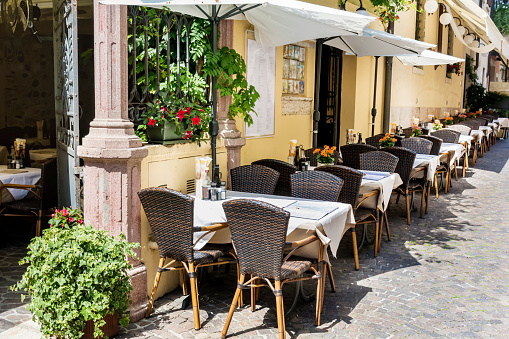 Traditional Italian outdoor  luxury  restaurant .