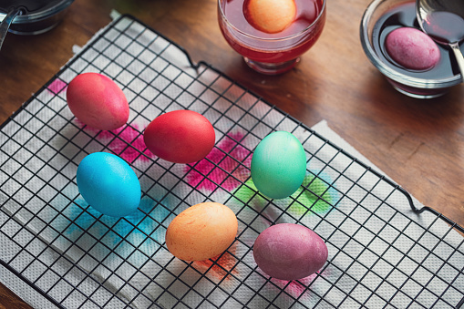 Coloring Easter eggs at home