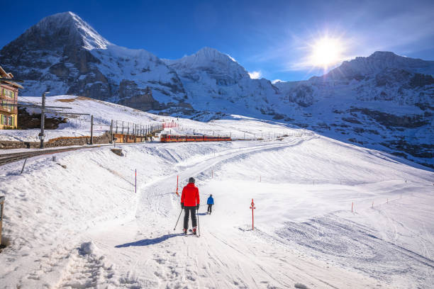 skigebiet kleine scheidegg und eigergletscher alpenbahn auf den gipfel jungrafujoch - 11998 stock-fotos und bilder