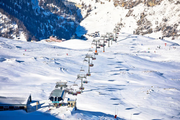 Ski slope in Riffelberg at Zermatt ski area Ski slope in Riffelberg at Zermatt ski area, Valais region of Switzerland switzerland european alps ski winter stock pictures, royalty-free photos & images