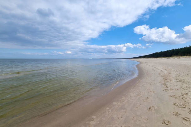 istock Blue sky and beautiful views of the seashore. 1997073827