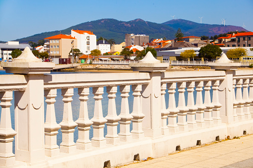 Preguntoiro beach and Vilaxoán village waterfront  promenade. Vilagarcía de Arousa, Pontevedra province, Galicia, Spain.