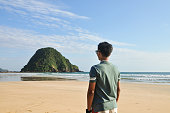solo-traveler-man-discovering-indonesia-nature.jpg?b=1&s=170x170&k=20&c=-n5nTwTM6wbCQIKOQ82PfU1eil-be4Zj1lcEHPTRr9E=