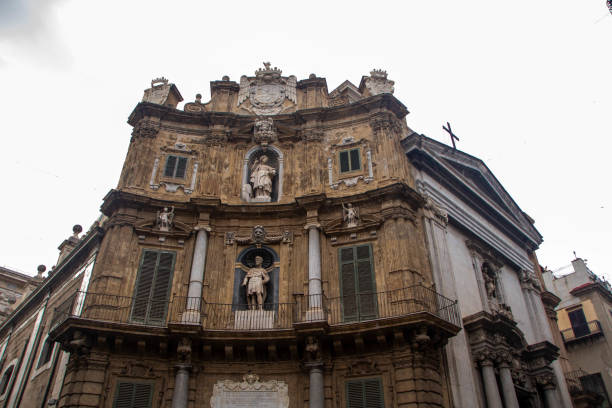 The baroque square formed in an octagon, known officially as Villena Square but also four corners for palermitan people