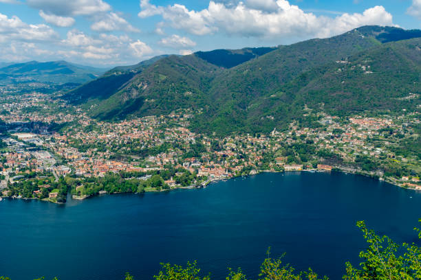 istock Como on the banks of Lake Como 1998101052