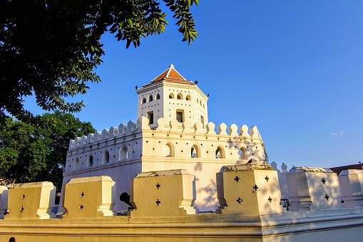 Phra Sumen Fort is the northernmost of Rattanakosin's original forts, located at the mouth of Khlong Rop Krung
