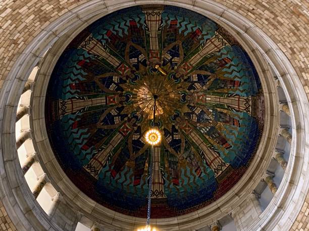 nebraska state capitol building in lincoln - nebraska lincoln nebraska state capitol building state стоковые фото и изображен�ия