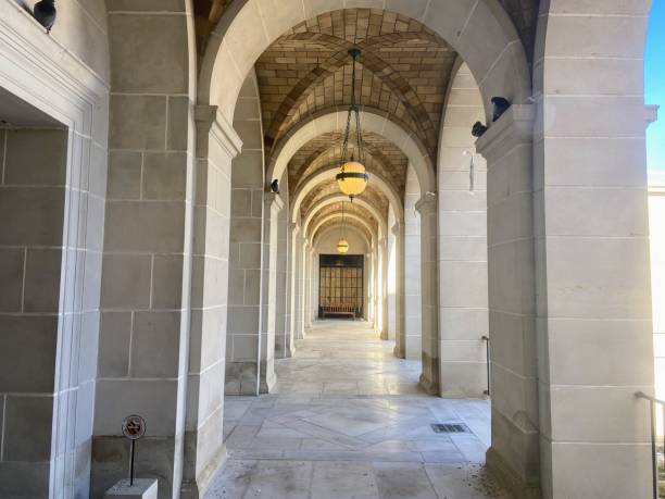 nebraska state capitol building in lincoln - nebraska lincoln nebraska state capitol building state стоковые фото и изображения