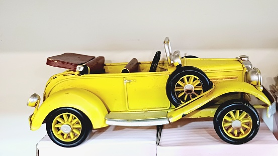 Toy car, shop, hediyelik eşya dükkanı