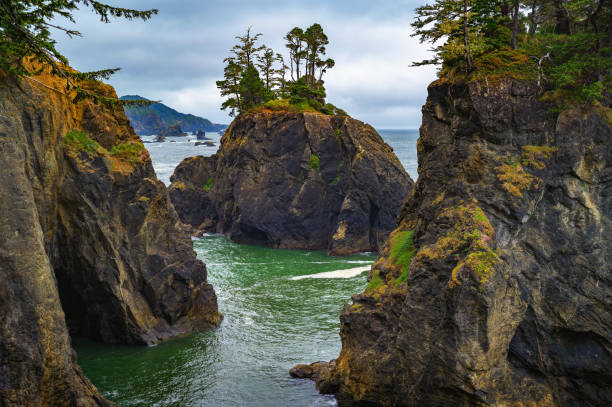 istock Samuel H. Boardman State Scenic Corridor in Oregon, USA. 1999853172