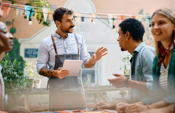 istock Don't worry, I'm sure we can get your order! 2000107912