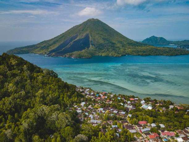 istock Lonthoir Village in Banda Islands 2000314496