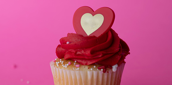 Saint Valentines Rose Shape Cup Cake within Heart.