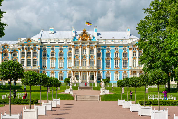 catherine palace and park in tsarskoe selo (pushkin), st. petersburg, russia - palazzo di caterina foto e immagini stock