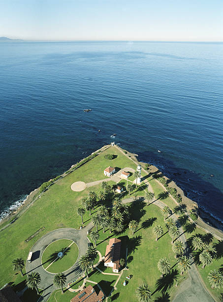 états-unis, en californie, à proximité de palos verdes, vue aérienne de point vicente légèreté. - palos verdes photos et images de collection