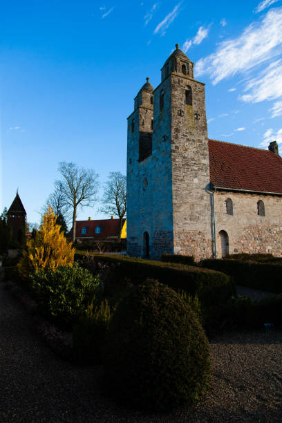 tveje merløse church - church romanesque denmark danish culture imagens e fotografias de stock