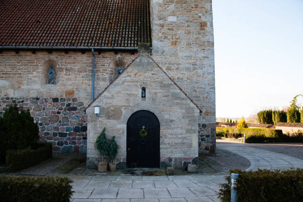 tveje merløse church - church romanesque denmark danish culture - fotografias e filmes do acervo