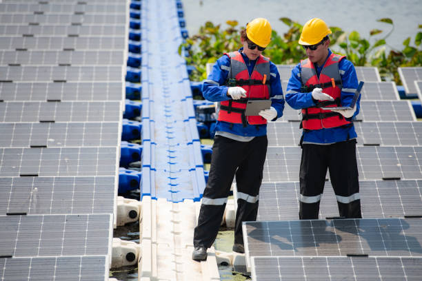 istock Photovoltaic engineers work on floating photovoltaics 2002109237