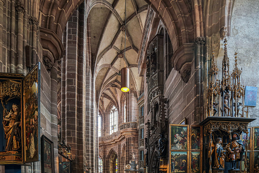 Nuremberg, Bavaria: Interior of St. Lorenz (St. Lawrence), a medieval Evangelical Lutheran Church built 1400-1477 in late German Sondergotik architecture. Has 3 organs.