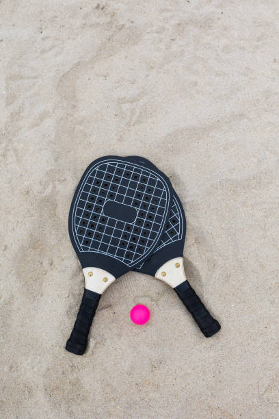 istock Beach rackets to play on vacation 2003006305