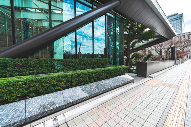 istock Empty footpath in office park, Shinjuku, Tokyo 2003153045