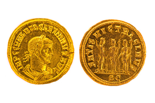 Gold coin of the Roman emperor Diokletianf, 284-305 AD.