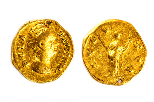 Faustina Senior, wife of Antoninus Pius, AD 138-161. Gold Aureus
