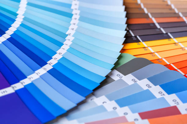 istock Color wheel for choosing paint tone 2003234955