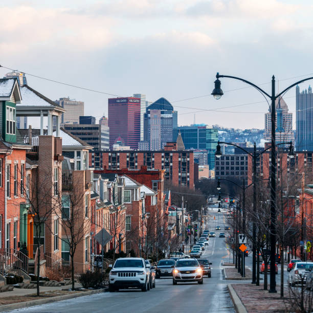 istock City street - Pittsburgh, PA 2003423662