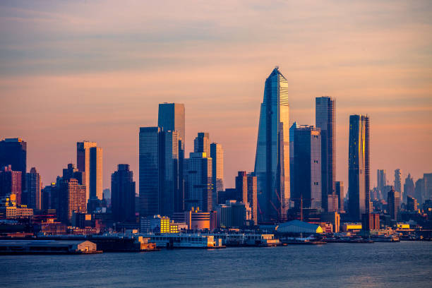 istock Manhattan sunset, New York City 2003496872