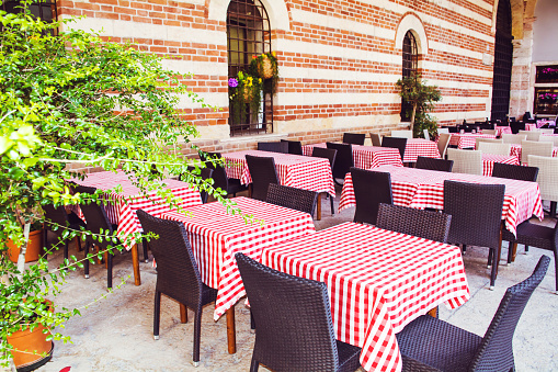 Traditional Italian outdoor   restaurant .