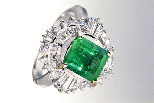 Emerald Jewelry, the eternal green color of creation from the wonderful universe
