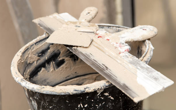 istock Tool for plastering walls in the house 2004484278