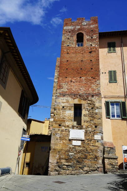 istock Twin towers in Vicopisano 2004586828